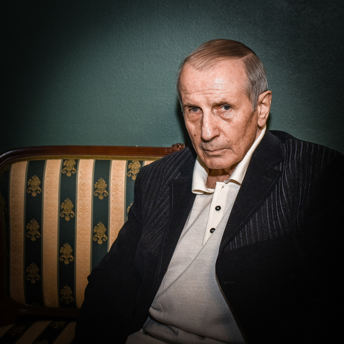 "Литература не должна способствовать саморазрушению цивилизации". Встреча с Михаилом Веллером в лектории "Арт-резиденция" "Литература не должна способствовать саморазрушению цивилизации". Встреча с Михаилом Веллером в лектории "Арт-резиденция"