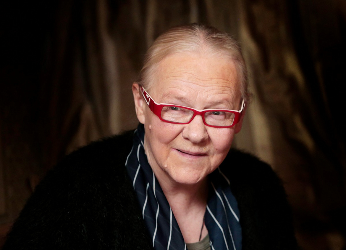 Татьяна Горичева и книга А.Платонова "Джан" Татьяна Горичева и книга А.Платонова "Джан"