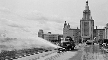 «ЮГО-ЗАПАД: ОЖИВШИЕ ТЕНИ ПРОШЛОГО»