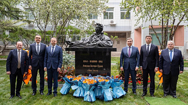 В Пекине состоялось открытие Российско-китайского литературного центра