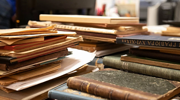 В Новгородский музей-заповедник передали редкие книги по искусству