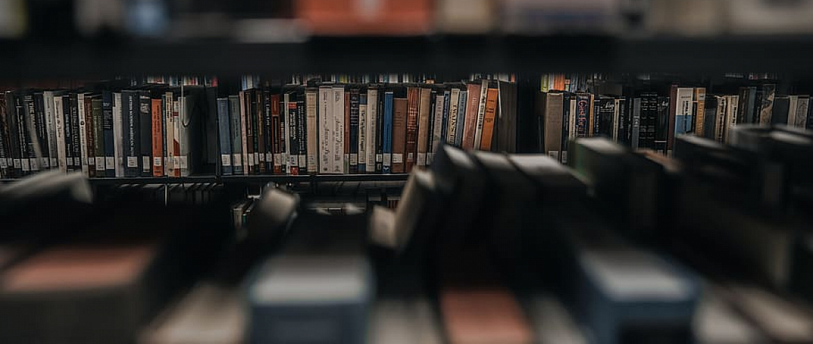Книги Шекспира, Толкина и Оруэлла признали экстремистскими Книги Шекспира, Толкина и Оруэлла признали экстремистскими
