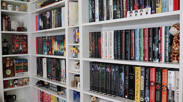 «Эксмо» и Hoff выяснили книжные предпочтения россиян в 2021 году и подсчитали траты на домашнюю библиотеку 