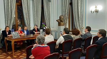Презентация портрета в бронзе великого русского мыслителя Александра Зиновьева