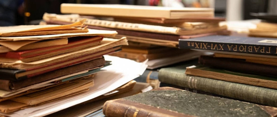 В Новгородский музей-заповедник передали редкие книги по искусству